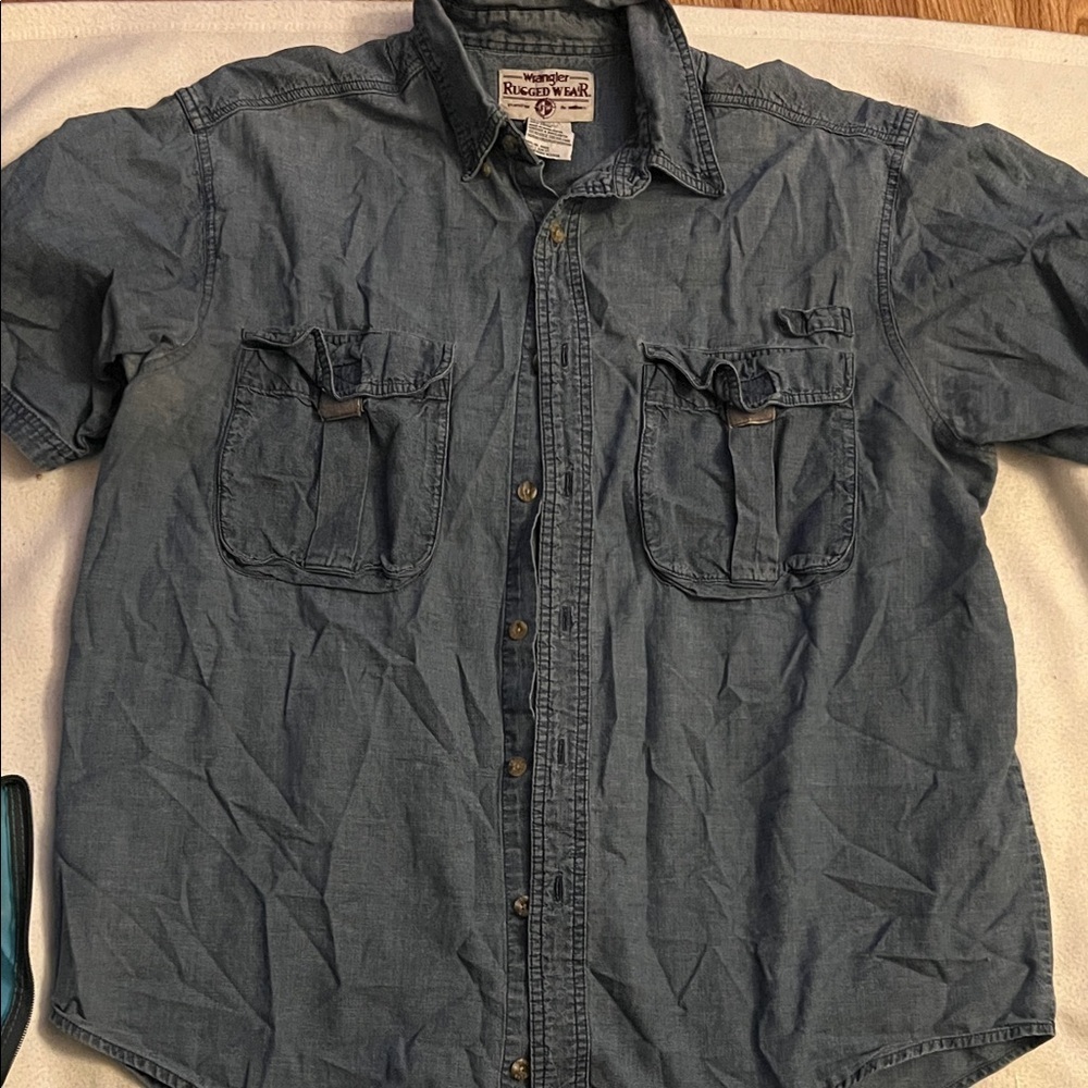 Wrangler Men's Casual Denim Button Down Shirt